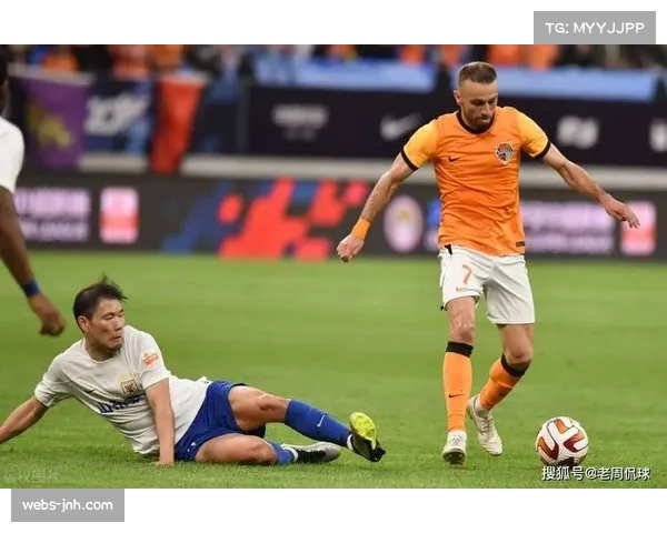 训练开放日：记者观察，水晶宫队内分组对抗强调丢球后6秒内的反抢与落位